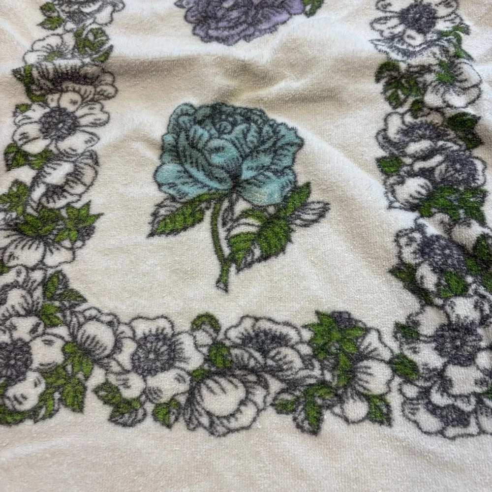 Vtg 70s FIELDCREST Blue Floral Hand Towel Fringe 16x26 Avocado Green Wash Cloth